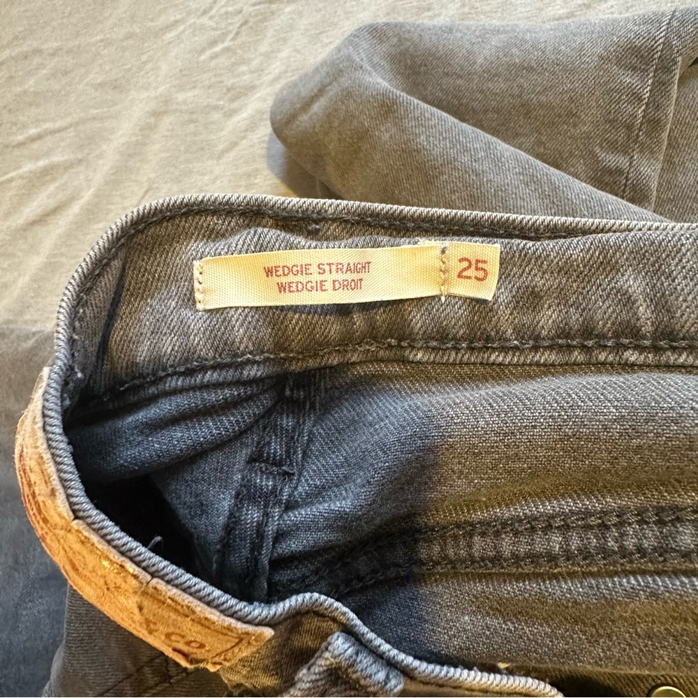 Grey Levi's Jeans - Picture 5 of 6